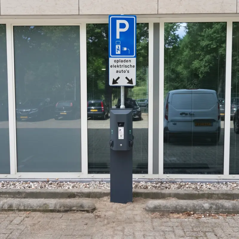 Installatie van laadpaal